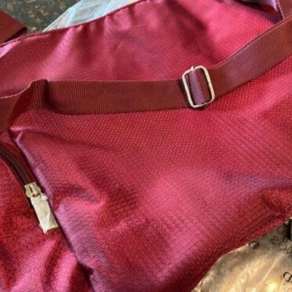 NWT multi-pocket BURGUNDY Shoulder Bag / small DUFFLE + JADE NECKLACE & earrings - Picture 8 of 11